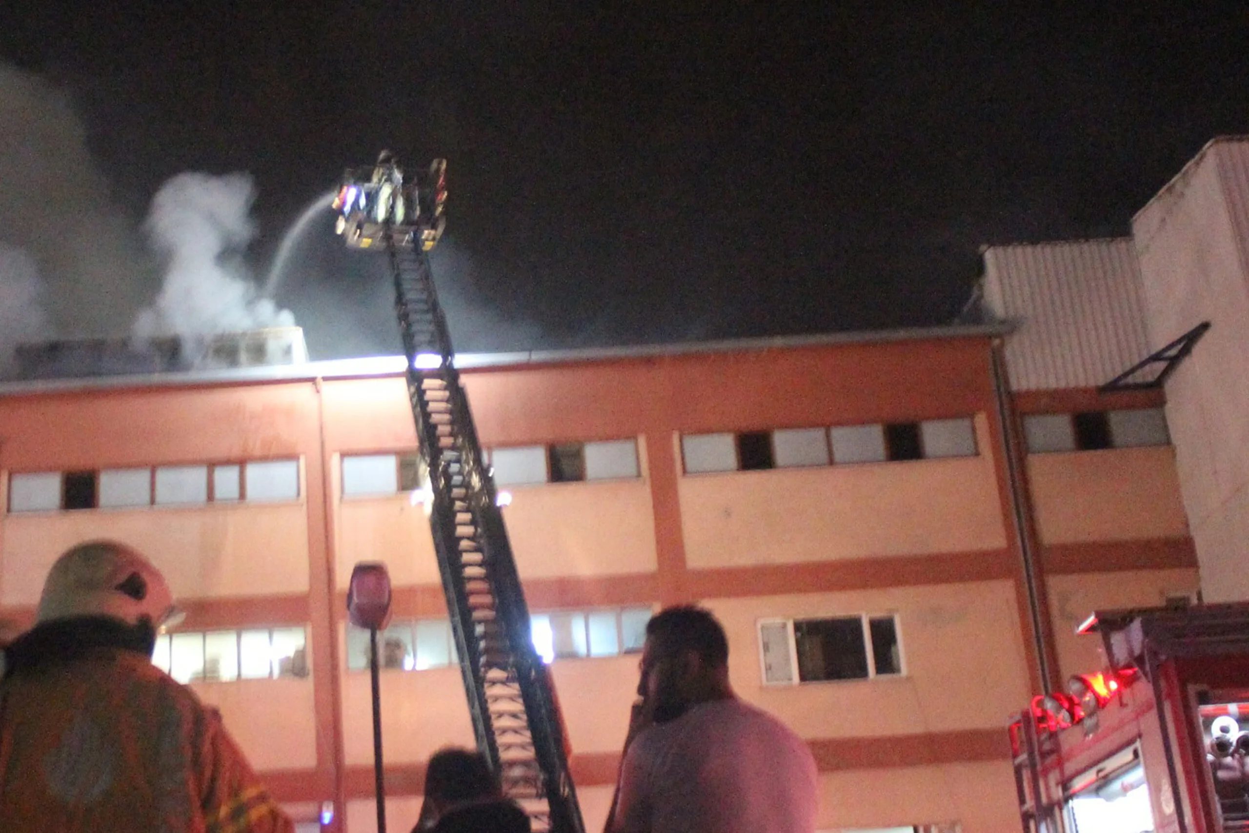 Beşinci Katta Korkutan Yangın: İddialar Odağında Engelli Genç