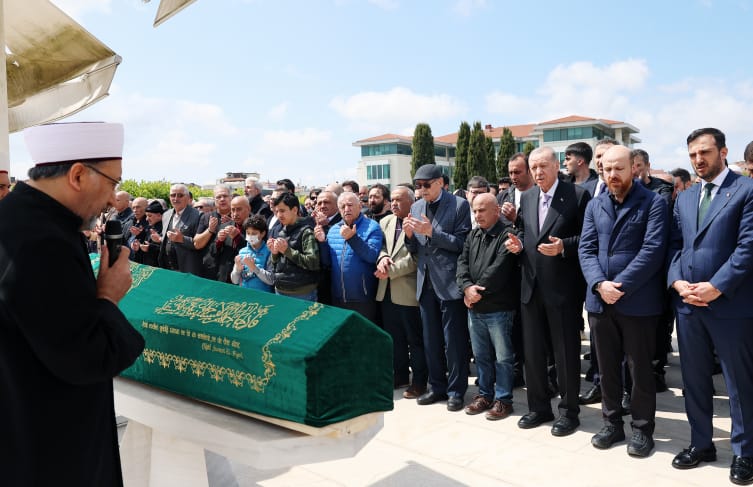 Cumhurbaşkanı Erdoğan, İmam Hatip’teki Arapça Öğretmenine Veda Etti