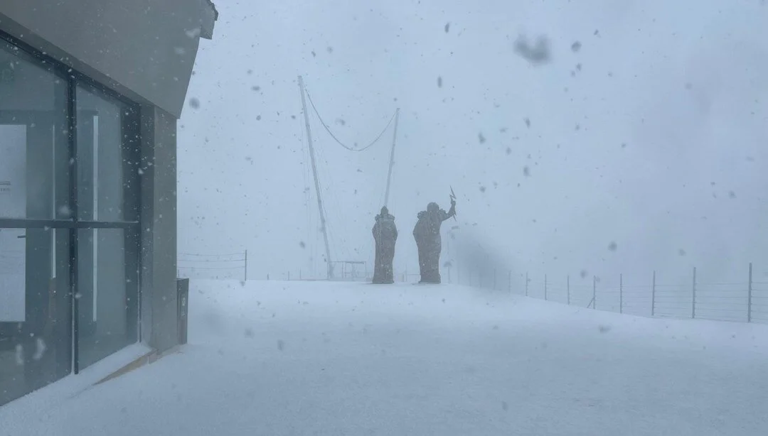 Mayısta Kar Şoku! Tahtalı Dağı’nda Zirve Beyaza Büründü