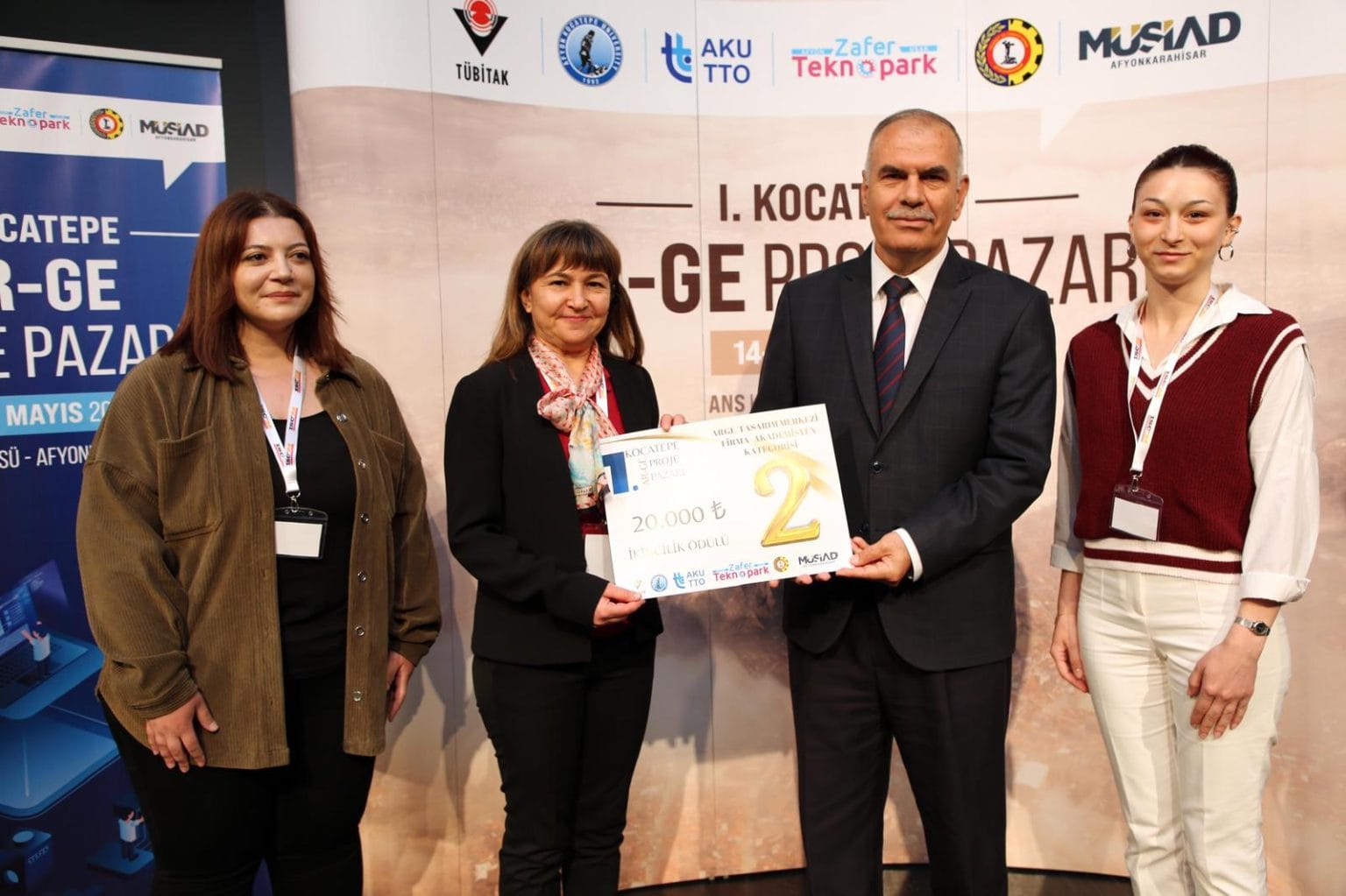 Egeli bilim ekibi 1. Kocatepe Ar-Ge Proje Pazarı’ndan ödülle döndü