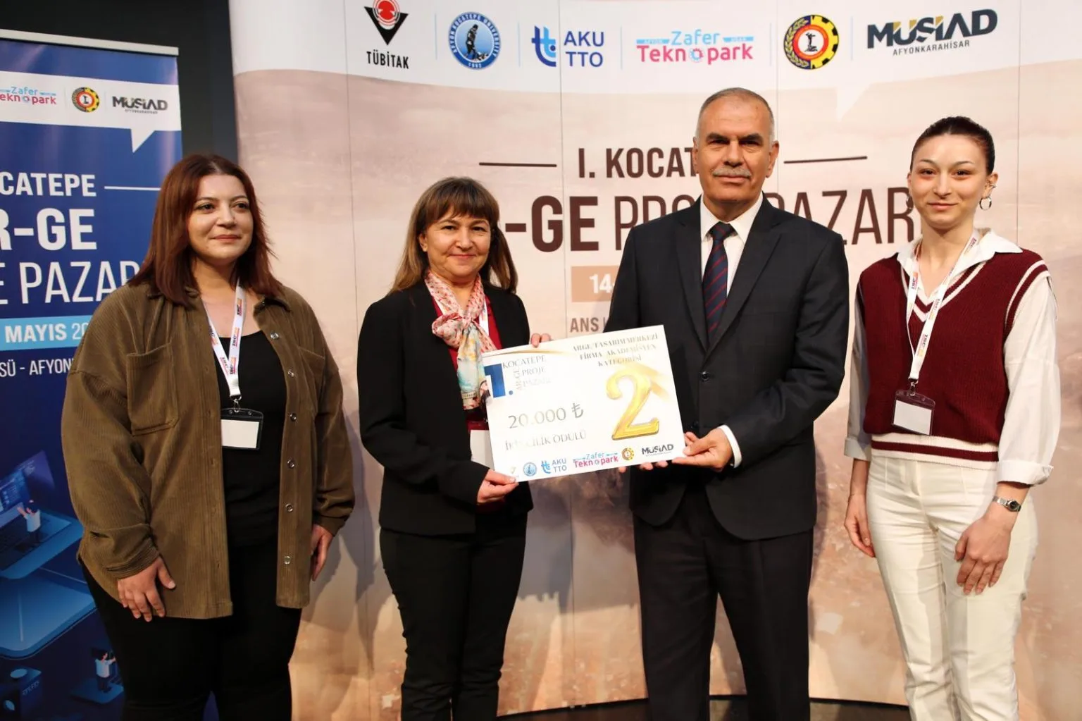 Egeli bilim ekibi 1. Kocatepe Ar-Ge Proje Pazarı’ndan ödülle döndü