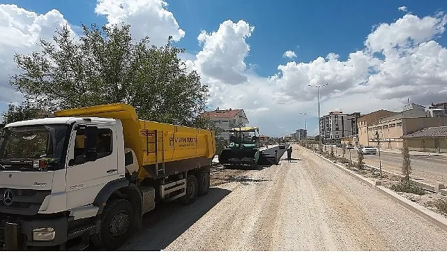 Abdullah Sabri Ülgen Caddesi Asfaltlanıyor