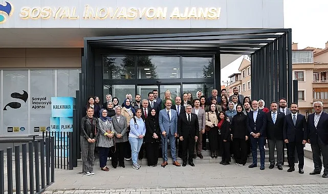 AK Parti Genel Başkan Yardımcısı Yayman, Depremdeki Dayanışma İçin Başkan Altay’a ve Tüm Konyalılara Teşekkür Etti