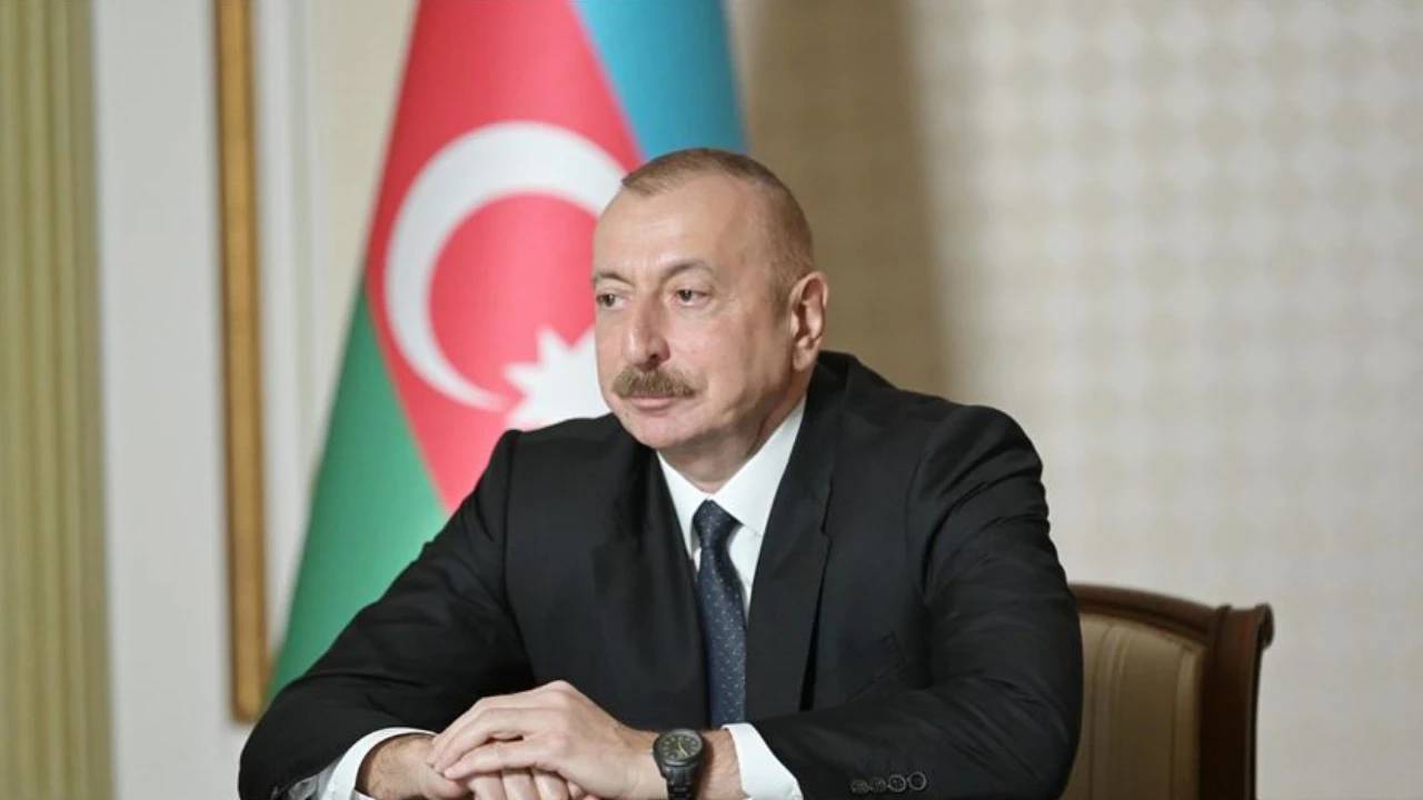 Aliyev, 9 Mayıs Zafer Günü’nde Azerbaycanlı Şehitleri Andı