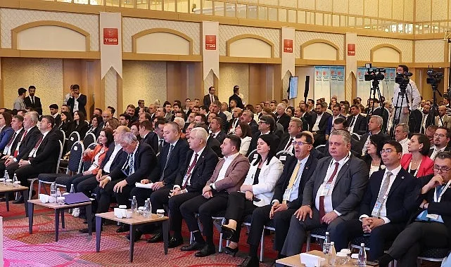 Başkan Arı, Türkiye Belediyeler Birliği Encümen Üyeliğine Yeniden Seçildi