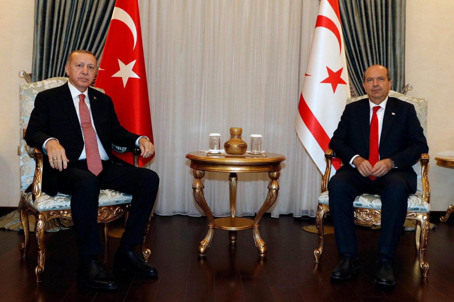 Cumhurbaşkanları Tatar ve Erdoğan, Cumhuriyet Yerleşkesi’nde bir araya geldi