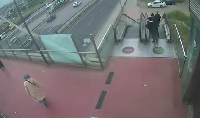 Gençlerin davranışı pes dedirtti