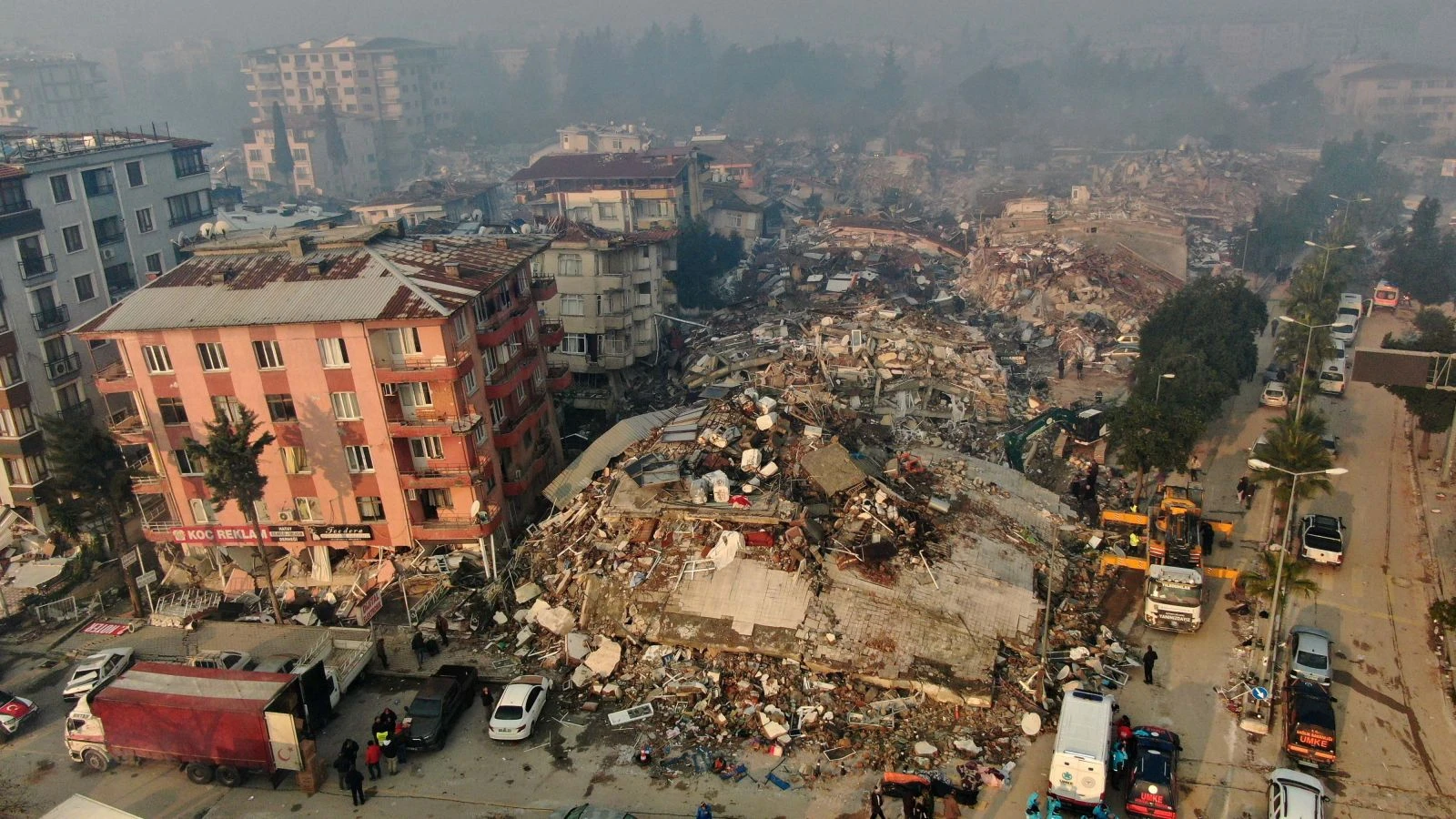 Hatay’da Ilgım Apartmanı’nın Yıkılmasıyla İlgili 4 Sanığın Yargılanmasına Başlandı