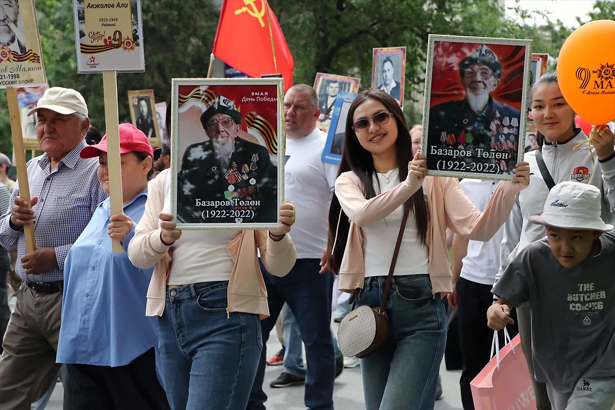 Kırgızistan’da 9 Mayıs Zaferi’nin 80. Yılında “Ölümsüz Alay” Yürüyüşü Düzenlendi