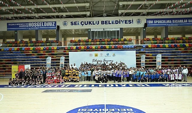 Konya Büyükşehir Geleneksel Çocuk Oyunları İl Finalinde Başarılı Öğrencilere Ödülleri Verildi