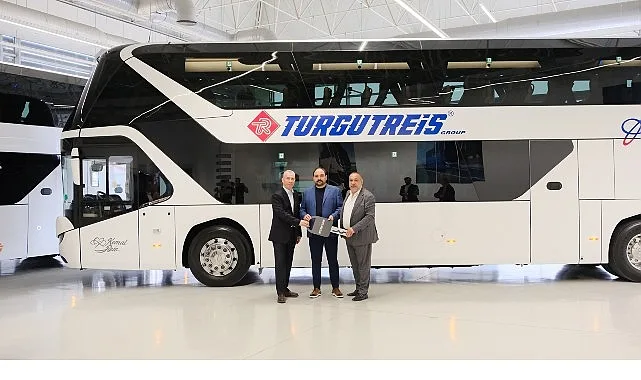 MAN, Türkiye’deki ilk çift katlı otobüs teslimatını Turgutreis Group Turizm’e yaptı