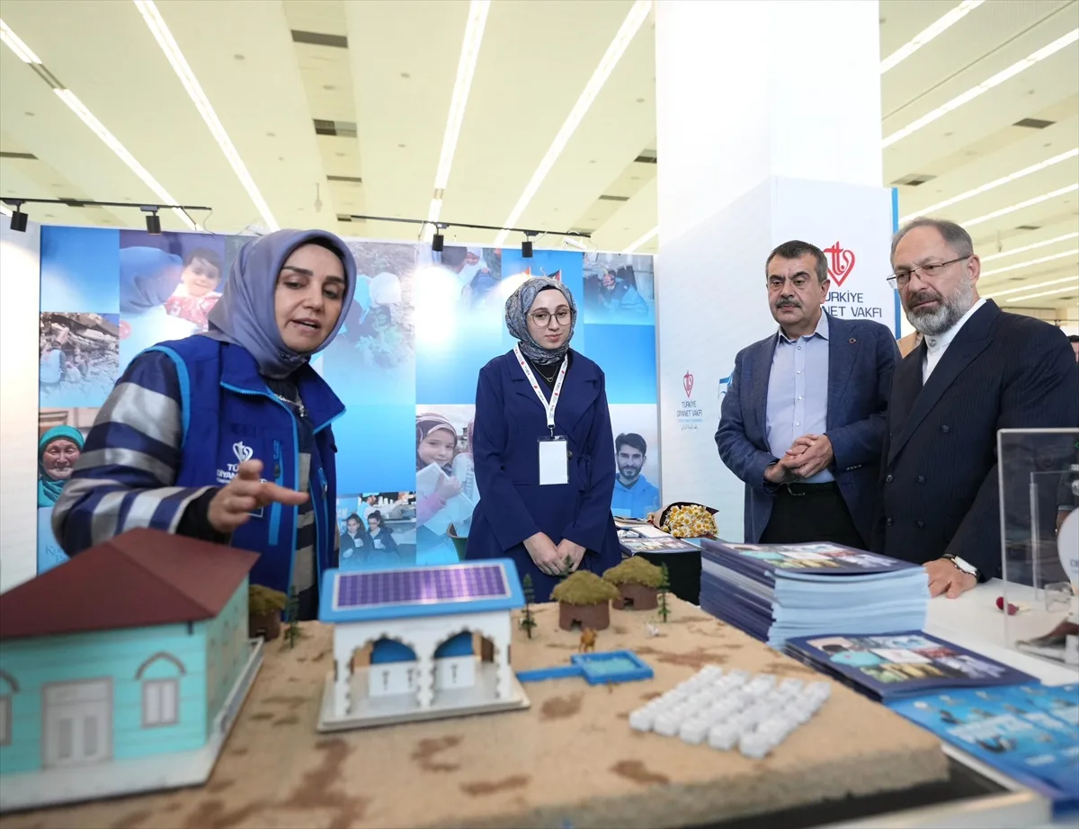 Milli Eğitim Bakanı Yusuf Tekin’den Uluslararası Sanat Fuarına Anlamlı Ziyaret