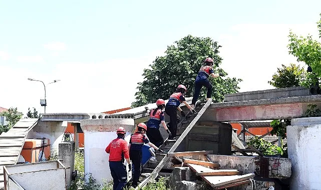 Osmangazi Belediyesi’nden öğrencilere arama kurtarma eğitimi