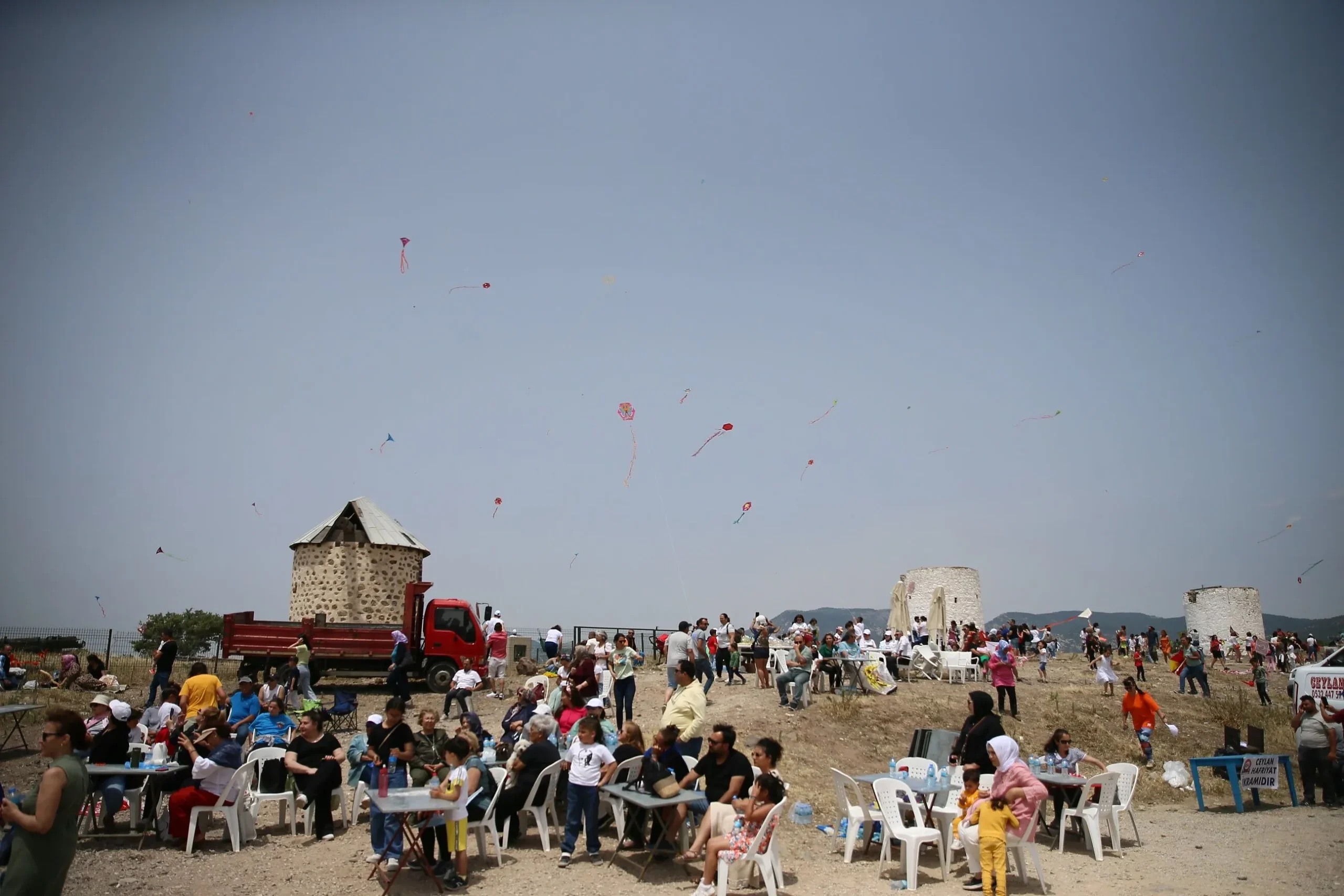 Bodrum’da Renkli Görüntüler: Gökyüzü Uçurtmalarla Doldu