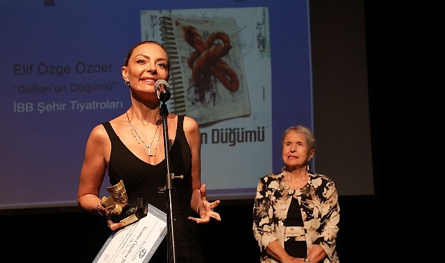 11. Ekin Yazın Dostları Tiyatro Ödülleri’nde Şehir Tiyatroları’na 3 Ödül