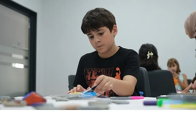 17 noktada 25.300 öğrenciye destek