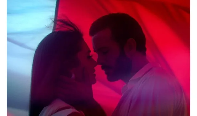 Hande Erçel ve Barış Arduç’un Başrollerinde Yer Aldığı Disney+’ın ‘Aşkı Hatırla’ Dizisinden Yeni Tanıtım Yayınlandı!