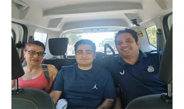 İzmir Büyükşehir Belediyesi zabıta ekipleri YKS’ye giren öğrenciler için yardıma koştu