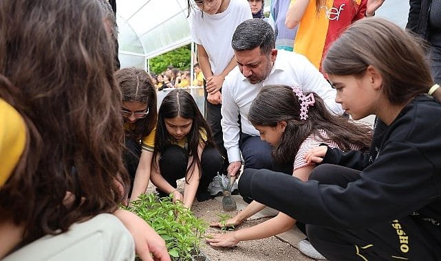 Okul Bahçesine Kurulan Sera’da 250 Fide Dikimi Yapıldı