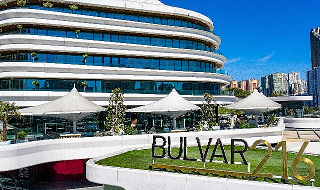 Bulvar 216’da Yaz Akşamları Müzik, Atölye ve Dansla Renkleniyor