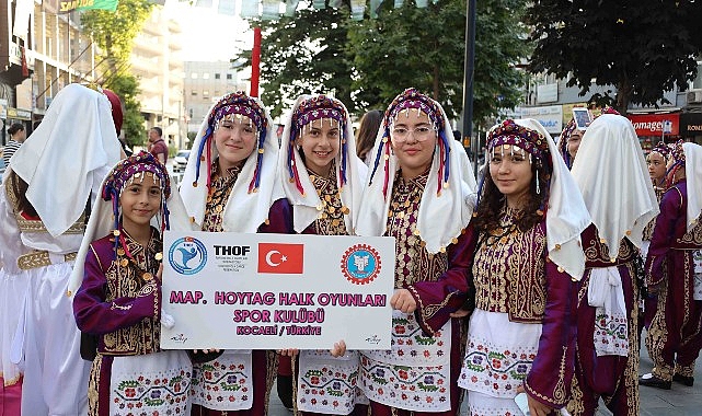 Kocaeli’de 2. Balkan Halk Oyunları rüzgârı esti