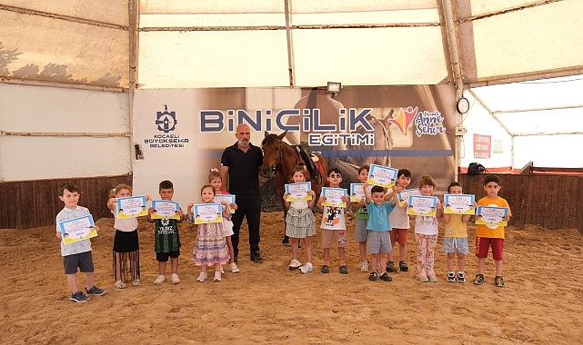 Minik biniciler at sevgisiyle büyüyor