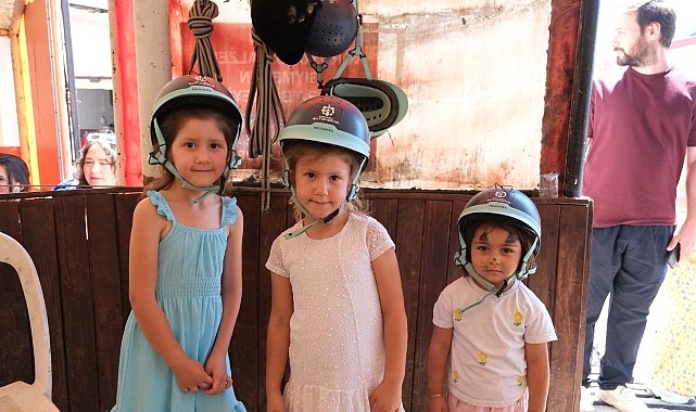 Yaz tatiline at üstünde ‘merhaba’ dediler