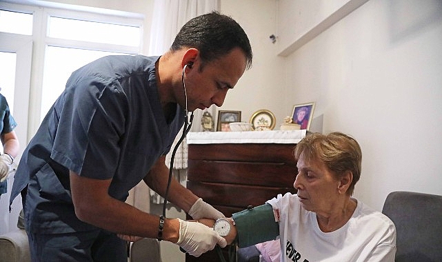 Çankaya Belediyesi’nin Evde Bakım Hizmetleri Sürüyor