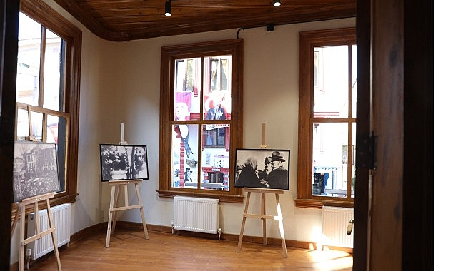 Cumhuriyet Galerisi Kapılarını Açıyor