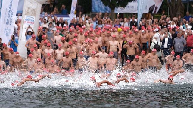 Körfezin iki yakası kulaçlarla birleşti