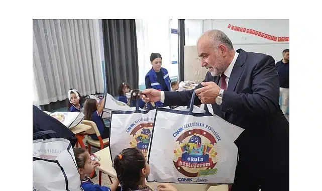 Okula Başlayan Tüm Öğrencilere Çanta ve Kırtasiye Seti Canik Belediyesi’nden!
