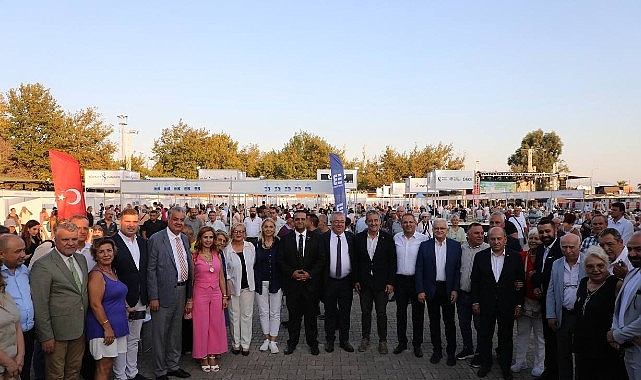 Ölmez Ağacın Gölgesinde Kitap: 7. Edremit Kitap Fuarı başladı