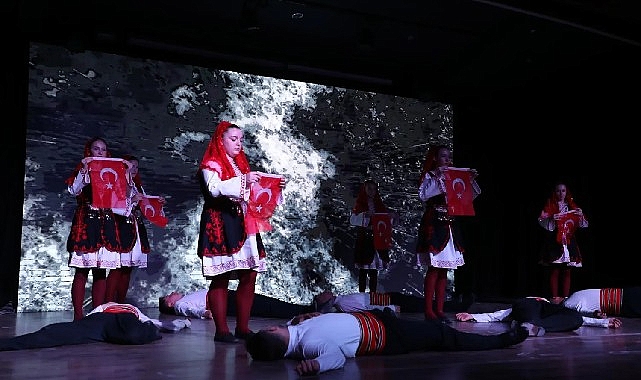 İnegöl’ün Kurtuluşunun 103 Yıllık Hikayesi Sahnede Sergilendi