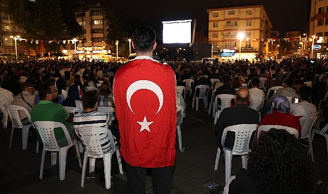 Kent Meydanı, 12 Dev Adam’ın final heyecanına sahne oldu