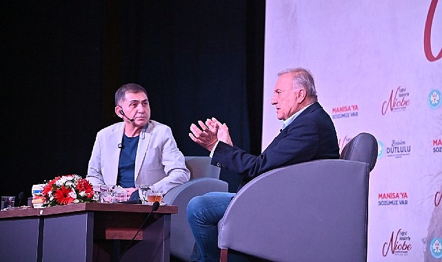 Murathan Mungan Manisa’da Sanatseverlerle Buluştu