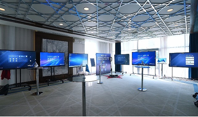 Yapay Zekâ Çağında Akıllı Tahtada Yeni Standart