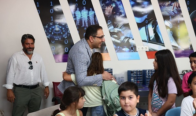 Yiğit, Robotik Kodlama Kursu öğrencileriyle buluştu