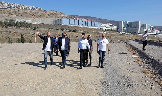 Başkan Önal’dan Saha Mesaisi – Başkan Önal Mahallelerde projeleri inceledi, vatandaşlarla buluştu