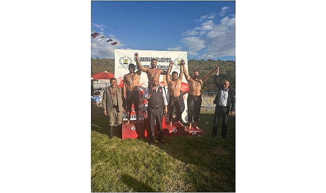 Belediye güreşçisinden kürsü başarısı