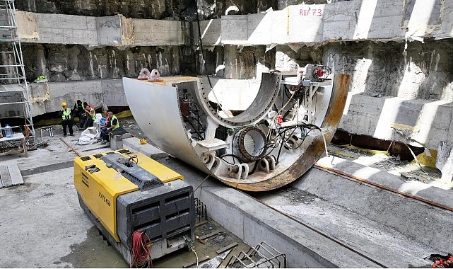 Dev köstebeklerden 2’sinin daha montajı başladı