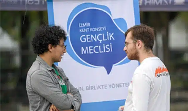 Üniversiteli gençler İzmir’e festivalle “merhaba” dedi