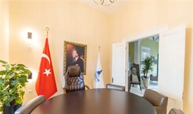 Başkan Tugay “Ay Yıldızlı Konak” seçimini anlattı