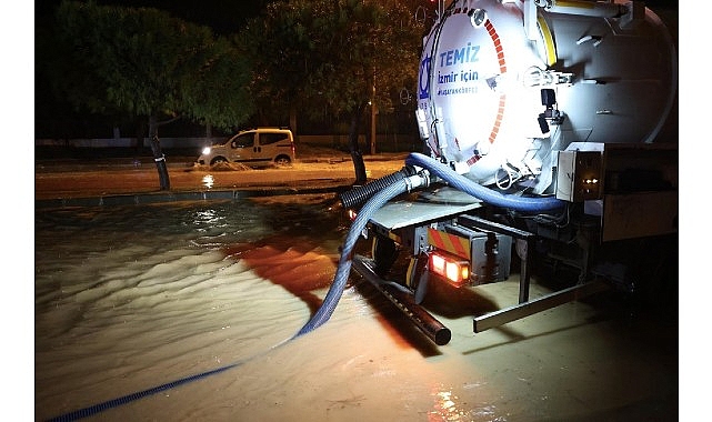 Çeşme Belediyesinden olağanüstü yağışa olağanüstü müdahale