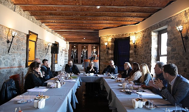 İzmir Şehir Tiyatroları Danışma Kurulu toplandı