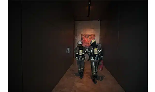 47 katlı binada nefes kesen tatbikat