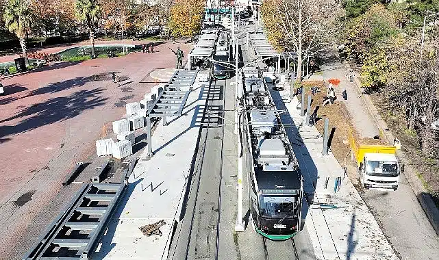 Don Kişot, İzBBŞT sahnesinde kapalı gişe prömiyer yaptı