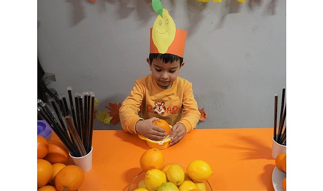 Miniklerden Renkli C Vitamini Şenliği