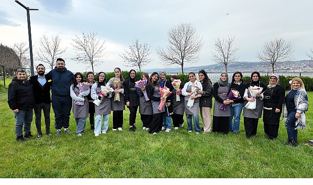 Renklerin en zarif hali buketlerde buluştu