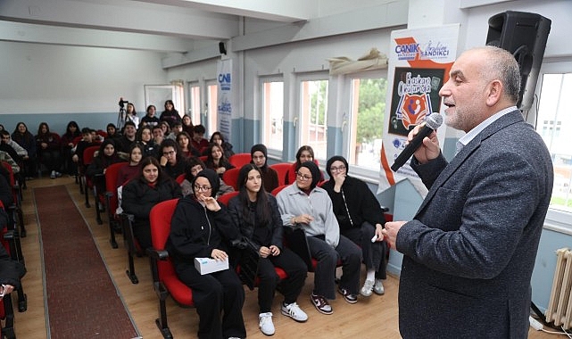 Başkan Sandıkçı: “Gençlerimizin her daim yanındayız”